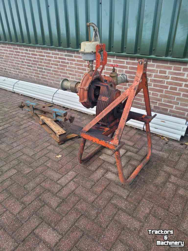 Irrigation pump Vincenzi & Gibertini Aftakaspomp V&g 2-80/8 op bok