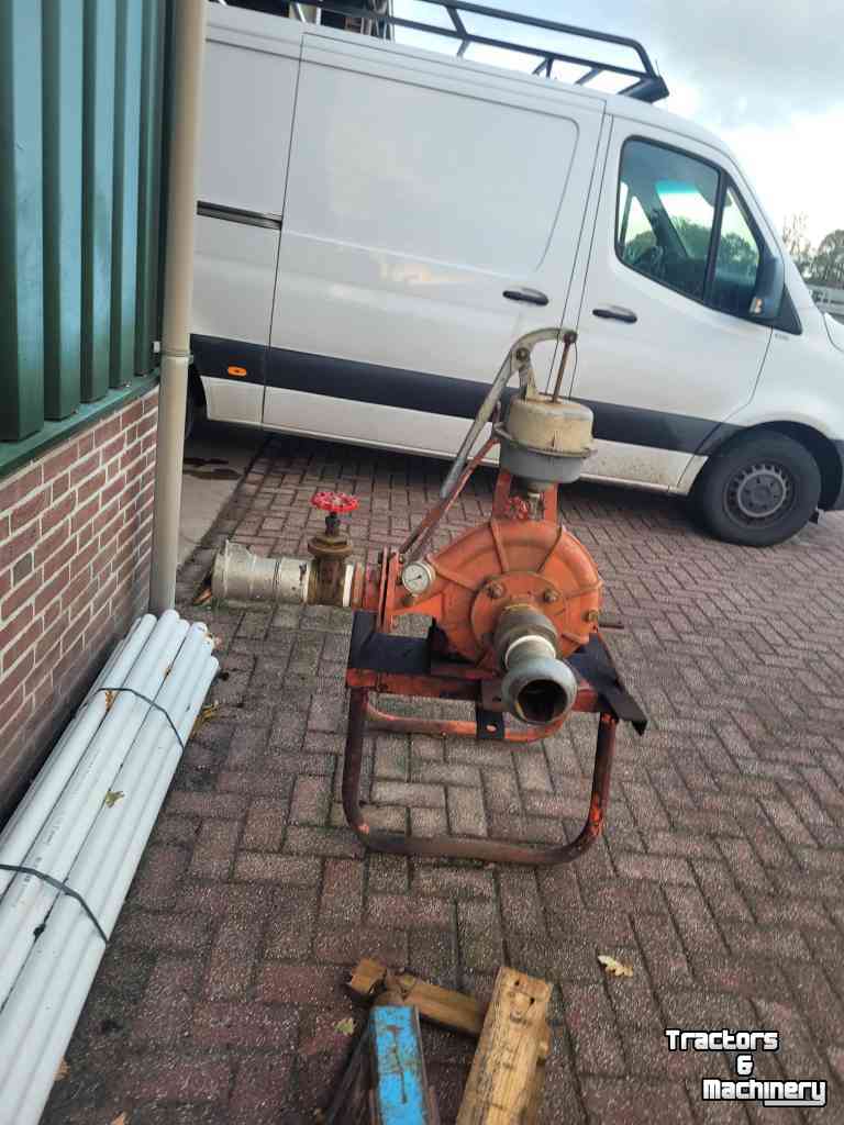 Irrigation pump Vincenzi & Gibertini Aftakaspomp V&g 2-80/8 op bok