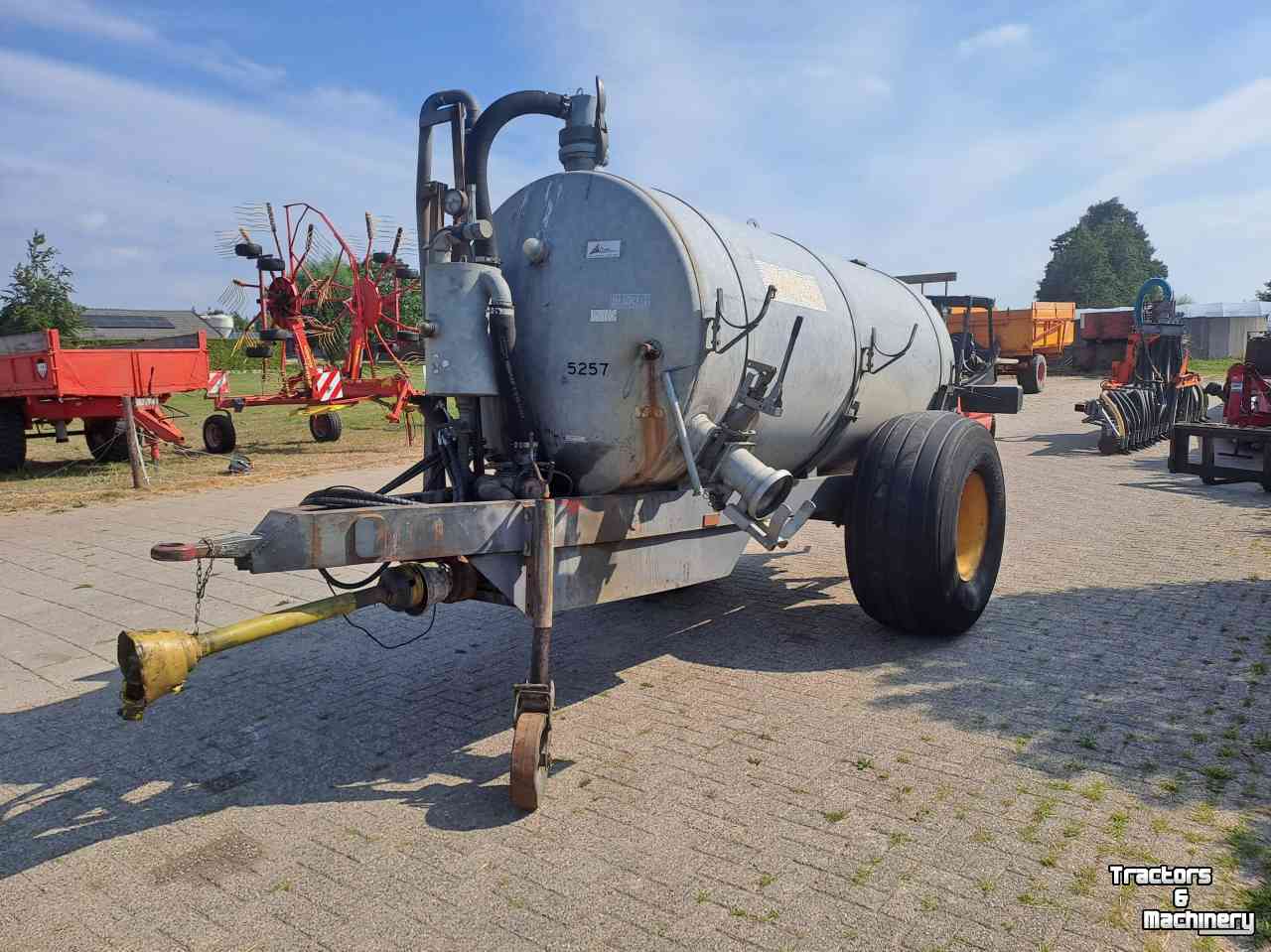 Watering arm Jako 5000 liter watertank met losarm