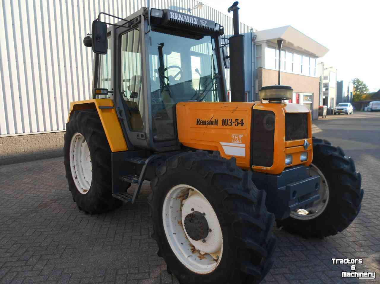 Tractor Renault 103-54