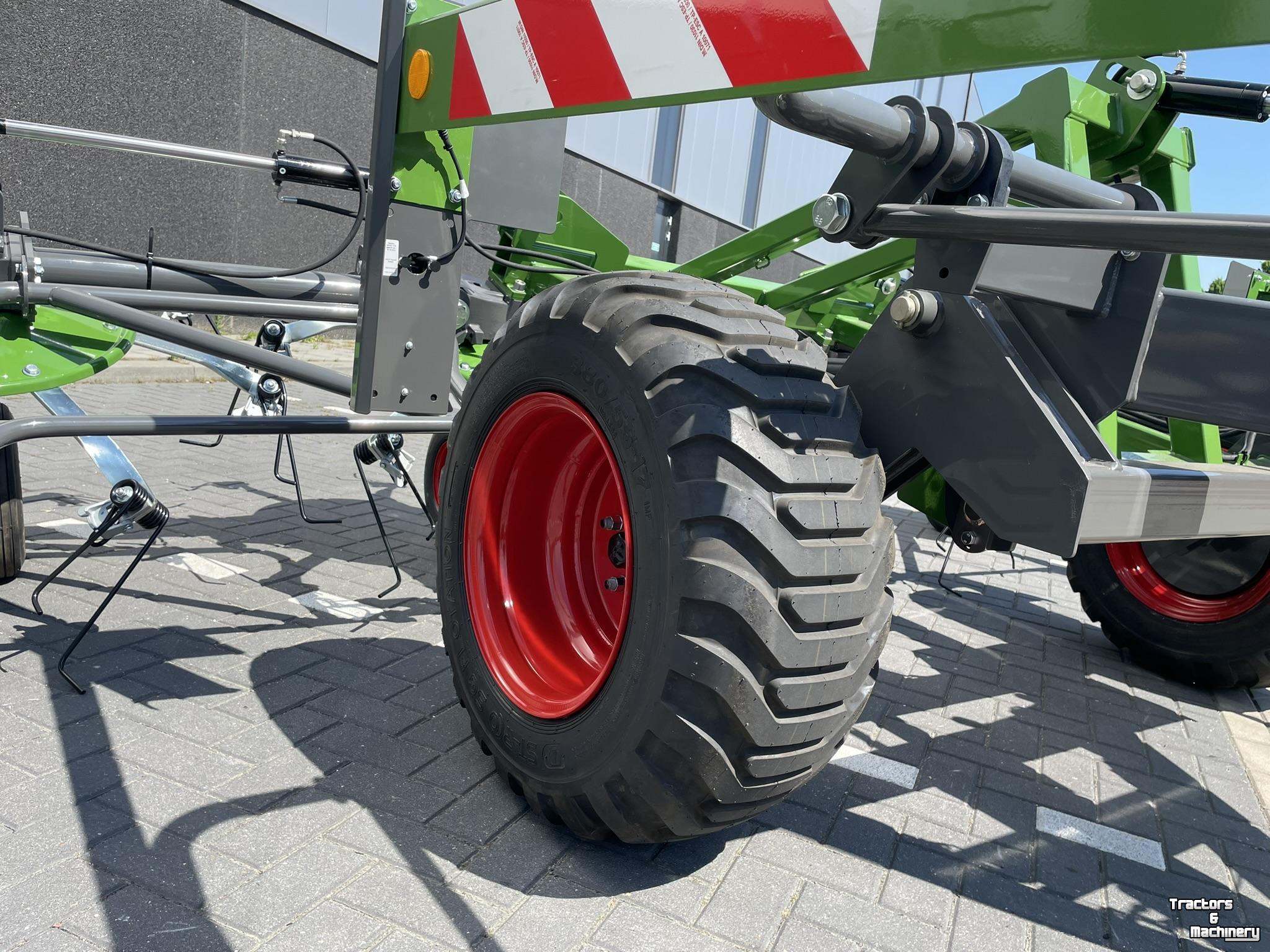 Tedder Fendt Lotus 1020