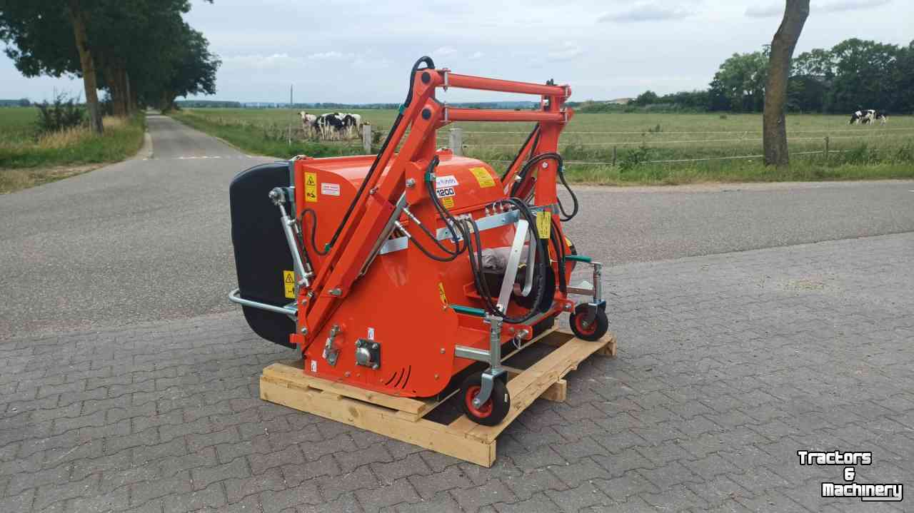 Flail mower Kubota Koala 1600 pro klepelmaaier  Kubota Peruzzo