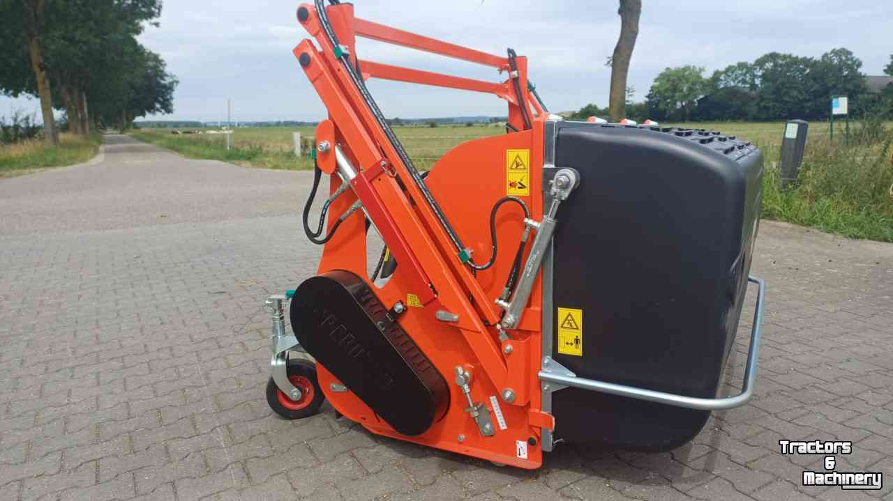 Flail mower Kubota Koala 1600 pro klepelmaaier  Kubota Peruzzo