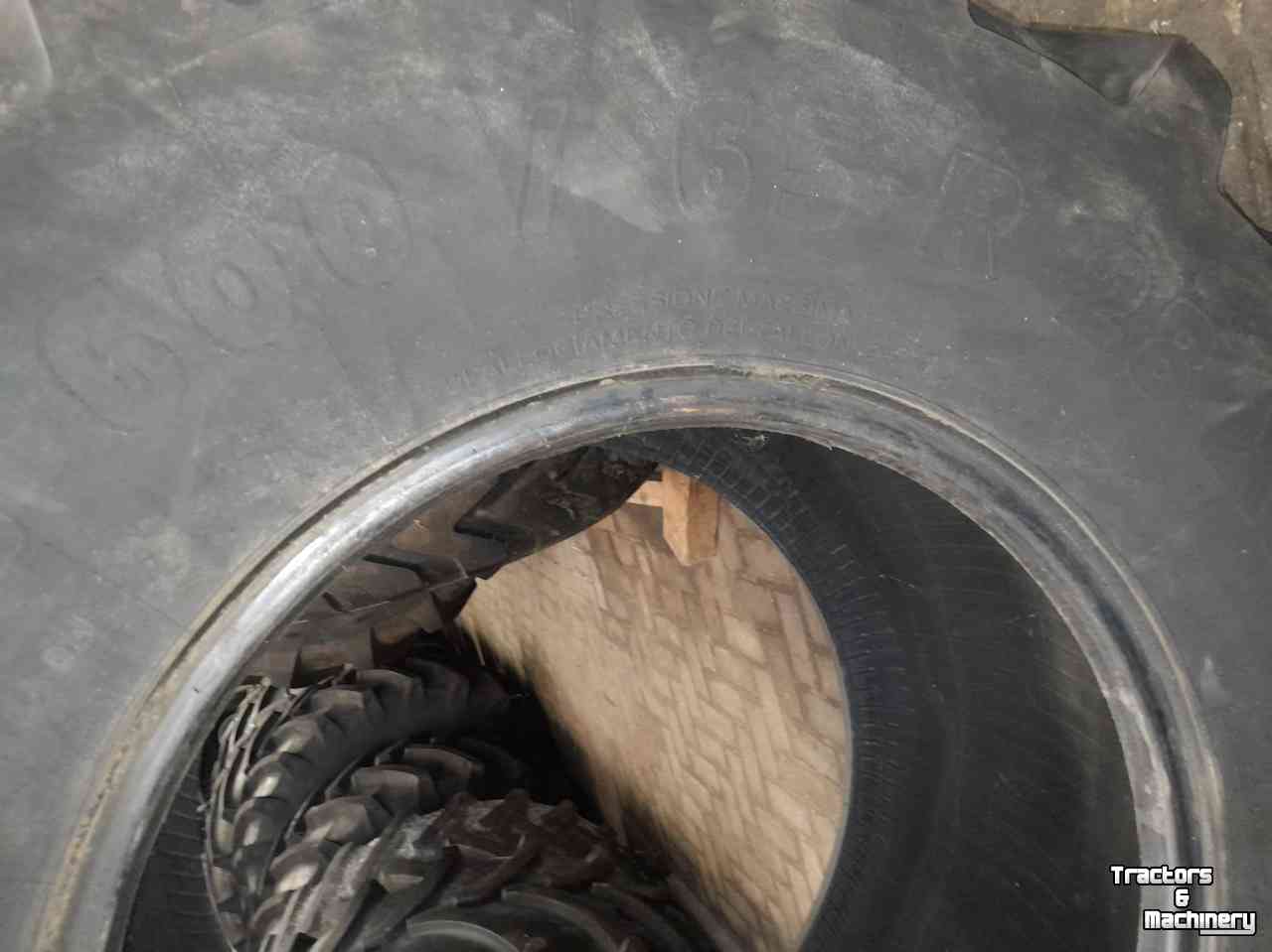 Wheels, Tyres, Rims & Dual spacers Michelin banden 600/65R28