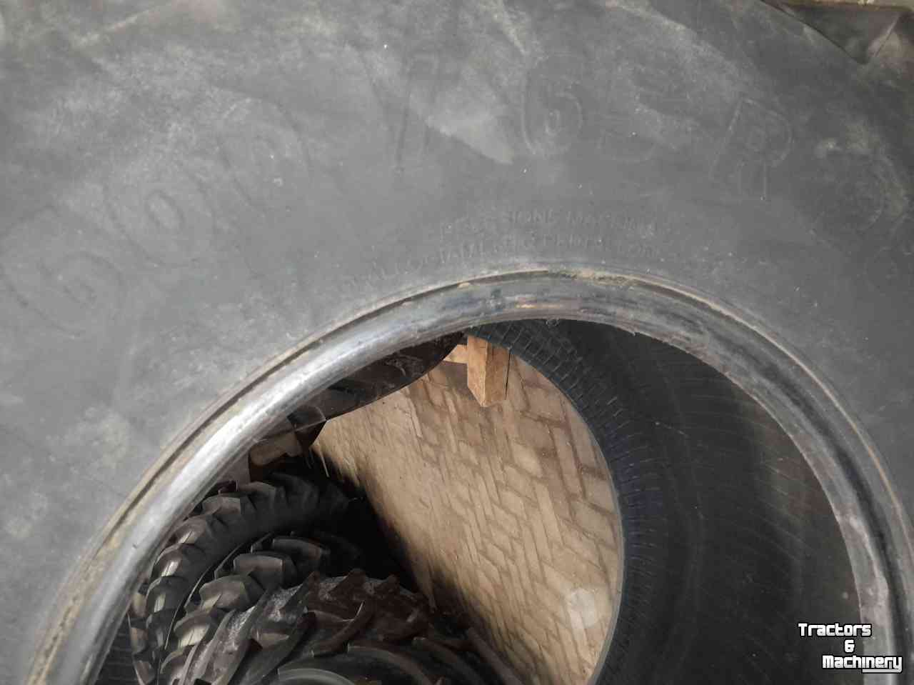 Wheels, Tyres, Rims & Dual spacers Michelin banden 600/65R28