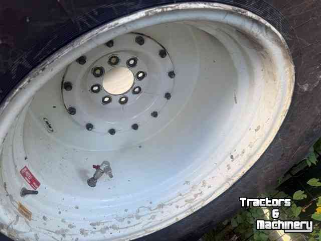 Wheels, Tyres, Rims & Dual spacers Mitas 800/65R32