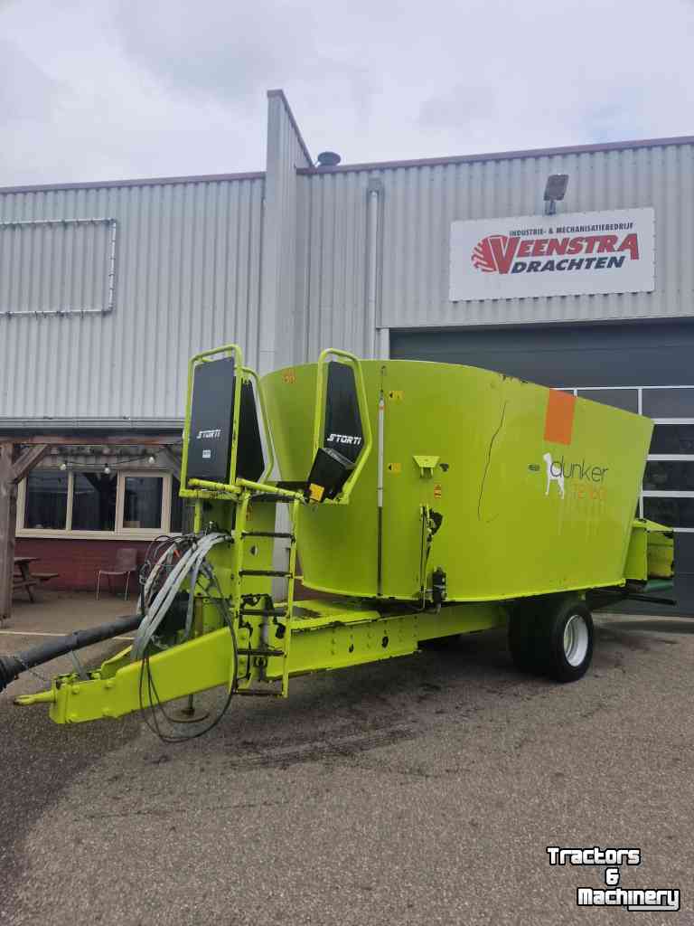 Feed mixer Storti T2-160 afvoerband achter