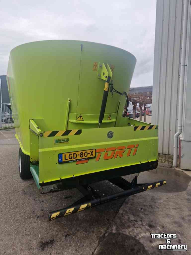 Feed mixer Storti T2-160 afvoerband achter
