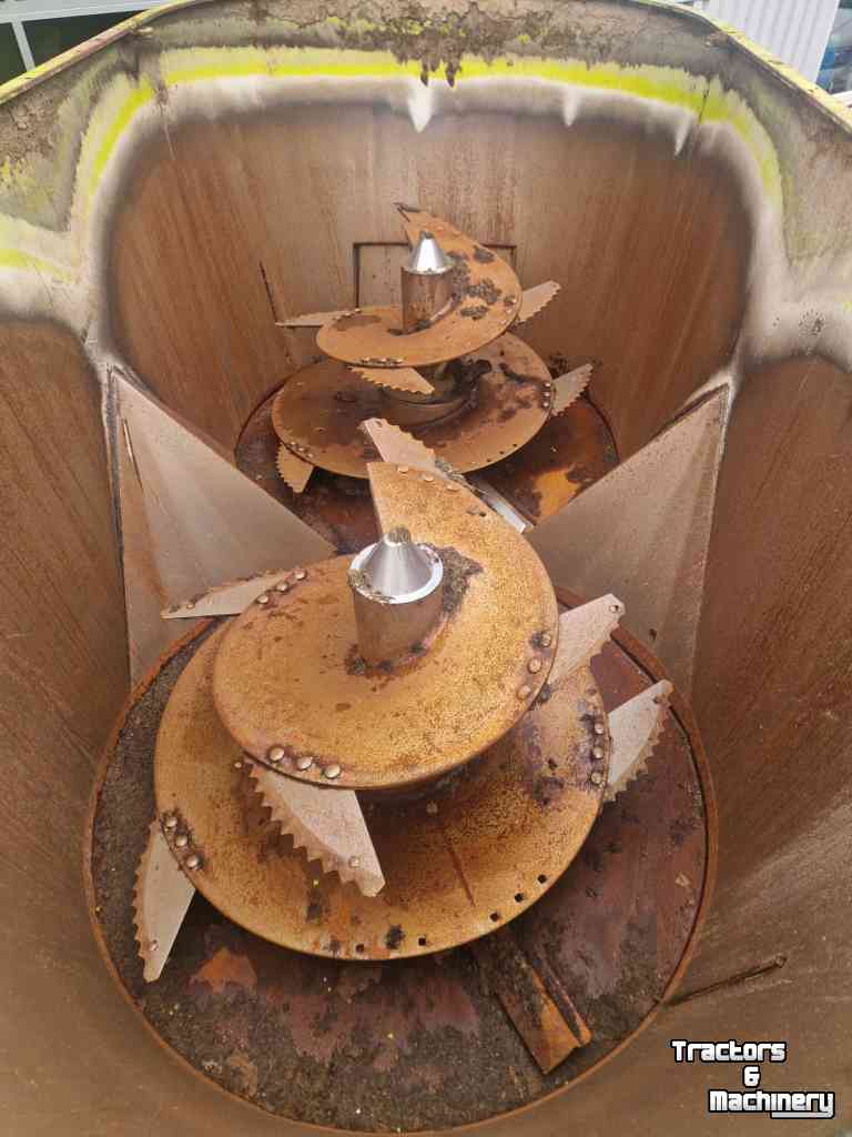 Feed mixer Storti T2-160 afvoerband achter