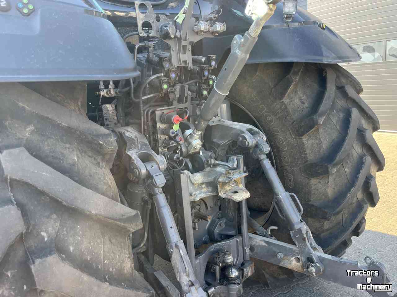 Tractor Valtra q 285