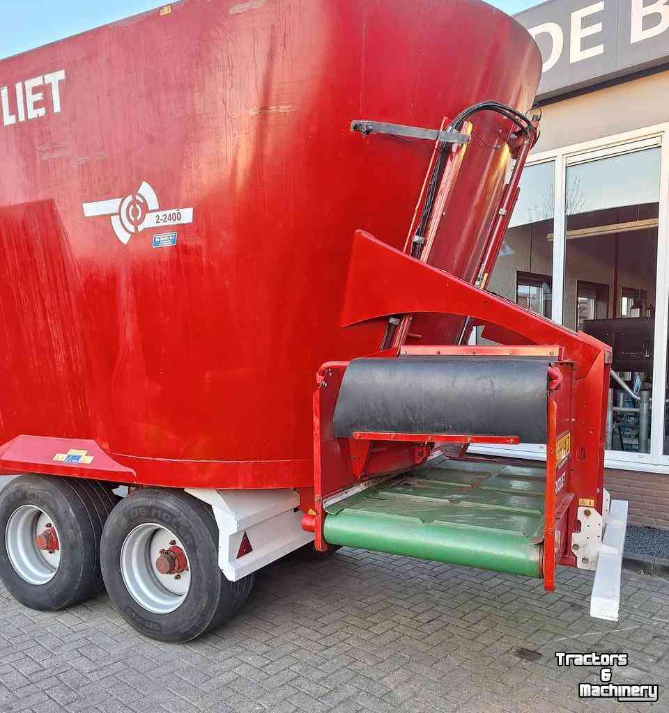 Vertical feed mixer Trioliet SOLOMIX2 2400 VLHBT