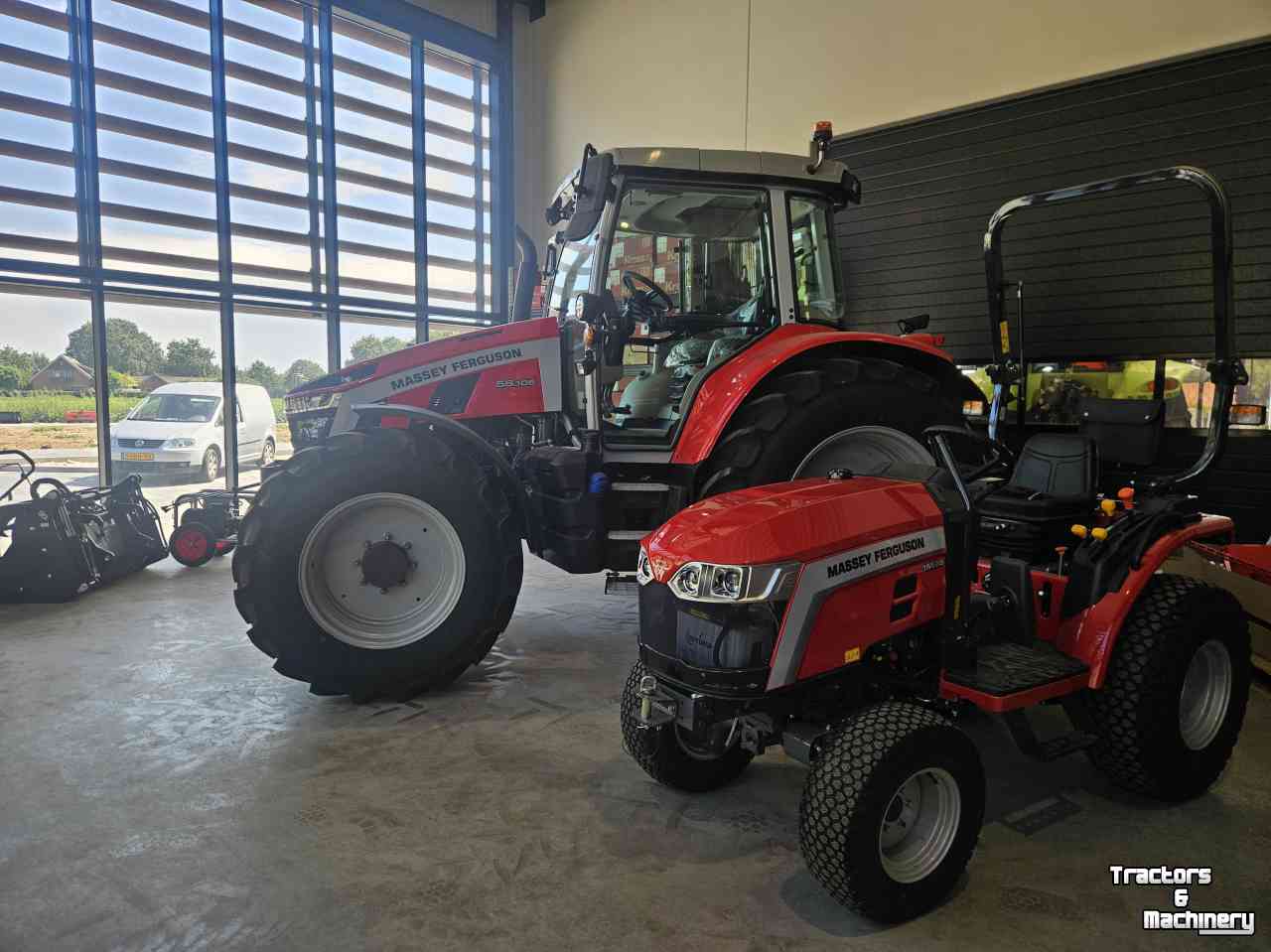 Tractor Massey Ferguson 5S 105 Efficient