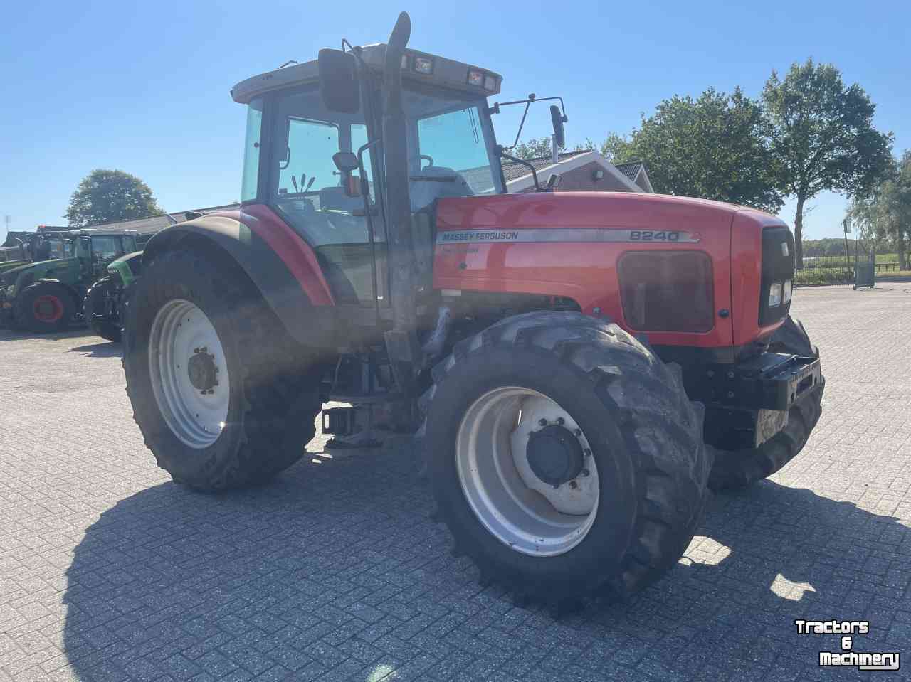 Tractor Massey Ferguson 8240 Powercontrol luchtdruk airco Sisu 6 cil.turbo