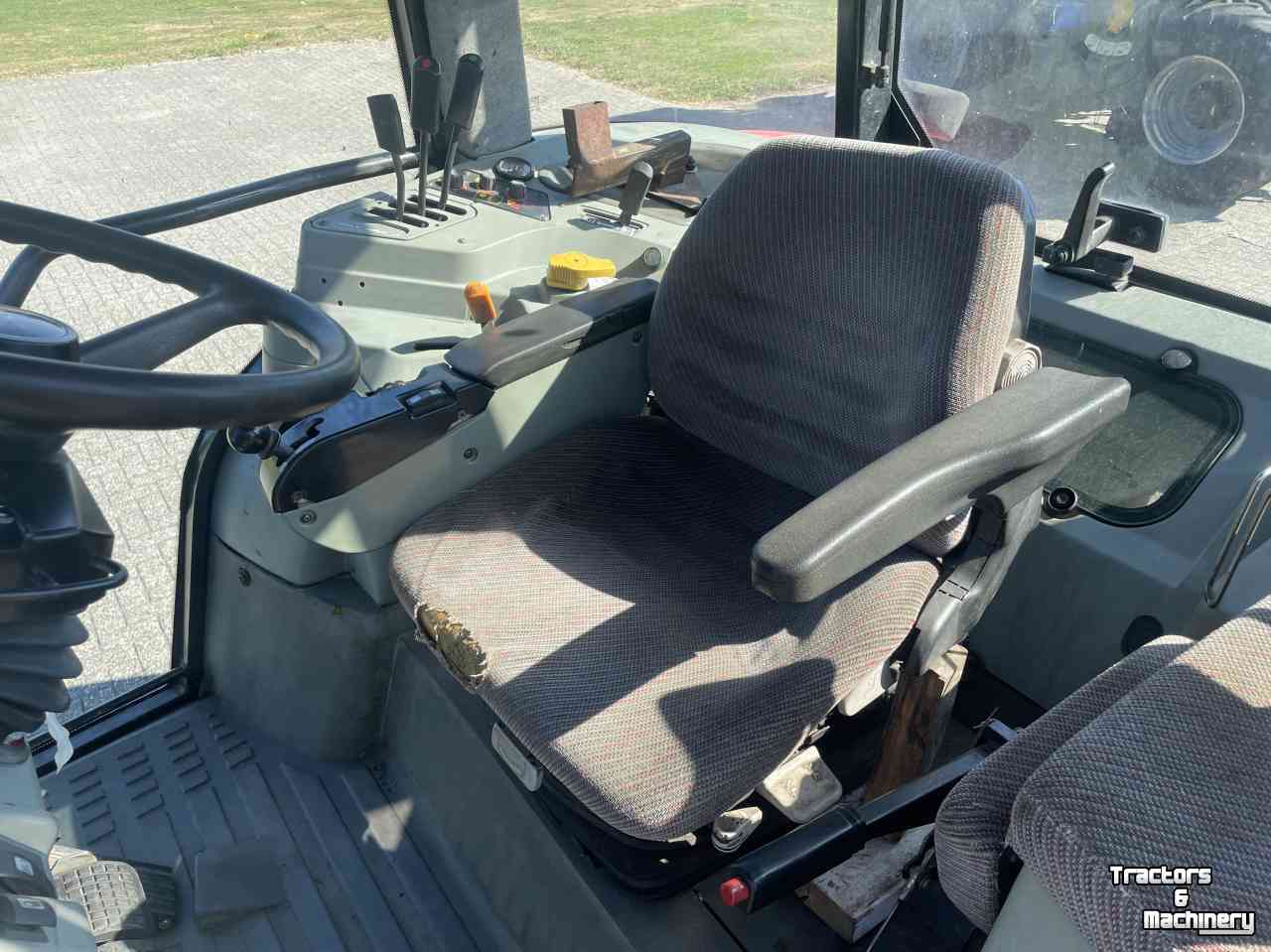 Tractor Massey Ferguson 8240 Powercontrol luchtdruk airco Sisu 6 cil.turbo