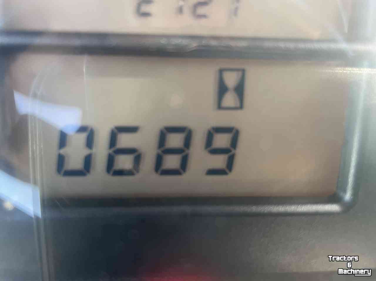 Tractor Massey Ferguson 8240 Powercontrol luchtdruk airco Sisu 6 cil.turbo