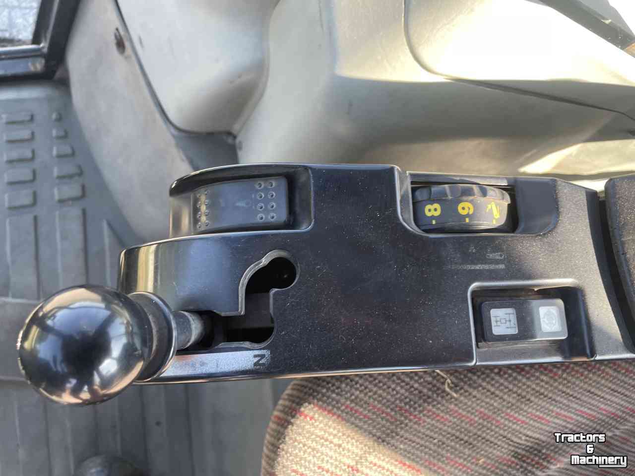 Tractor Massey Ferguson 8240 Powercontrol luchtdruk airco Sisu 6 cil.turbo
