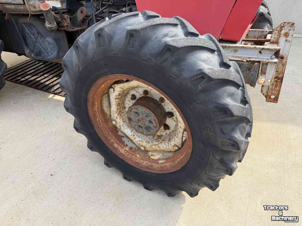 Wheels, Tyres, Rims & Dual spacers Case-IH set banden 12.4-24 op velg