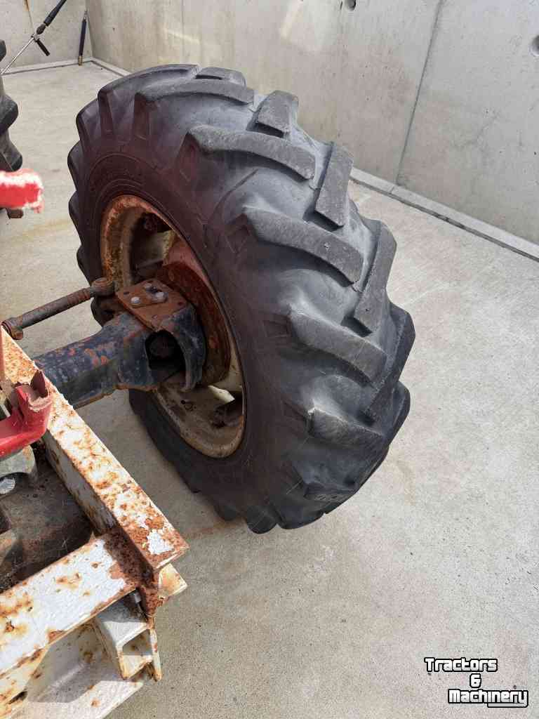 Wheels, Tyres, Rims & Dual spacers Case-IH set banden 12.4-24 op velg