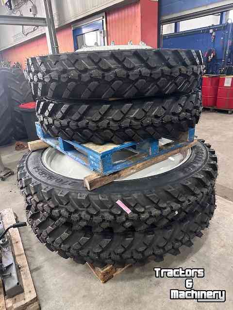 Wheels, Tyres, Rims & Dual spacers Alliance 270/ 95 R54 + 270/95 R38 VF op 2.25m en 1.50m Alliance
