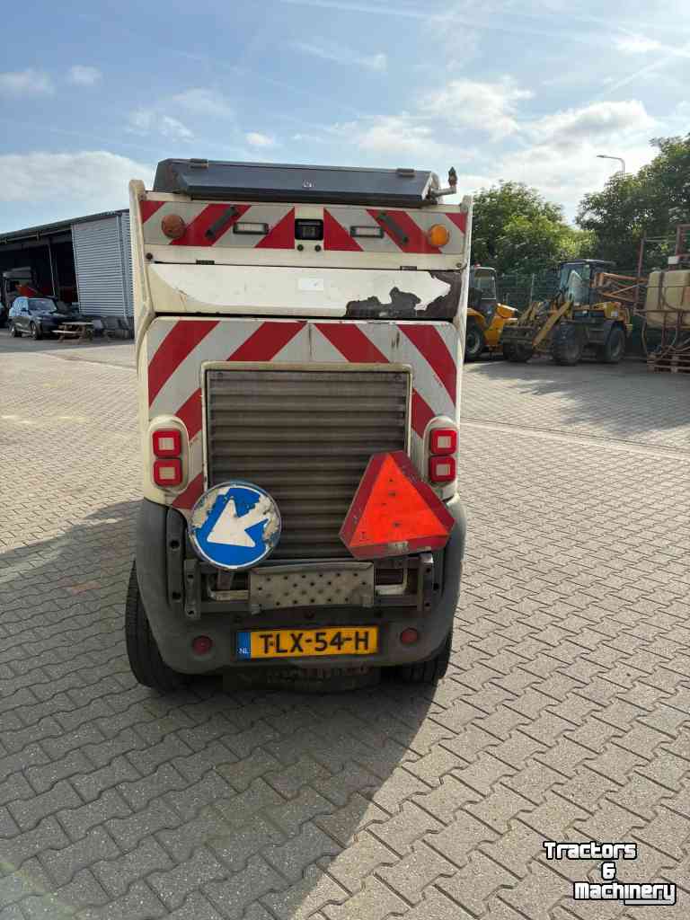 Sweeper  Mathieu MC210 Veeg/zuigwagen