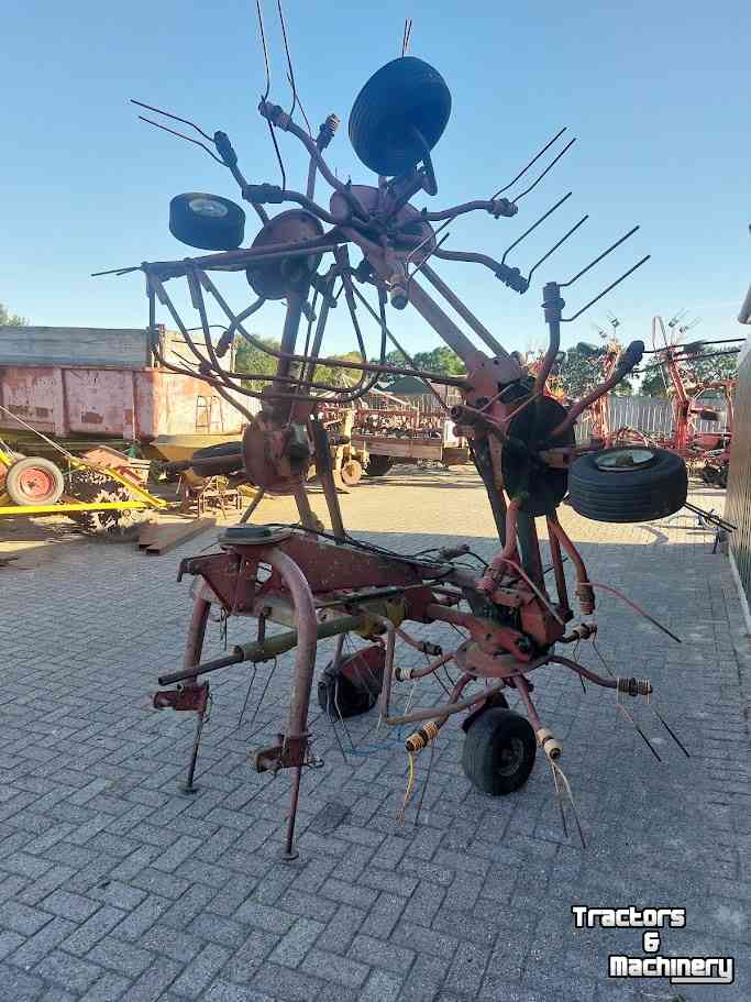Tedder Niemeyer HR641 hooischudder