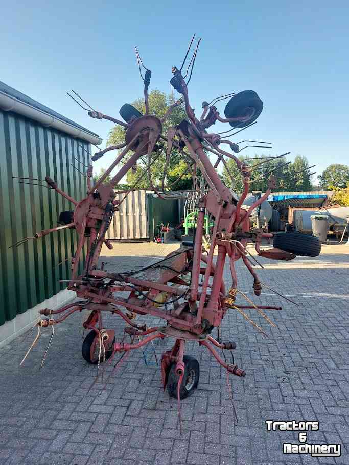 Tedder Niemeyer HR641 hooischudder