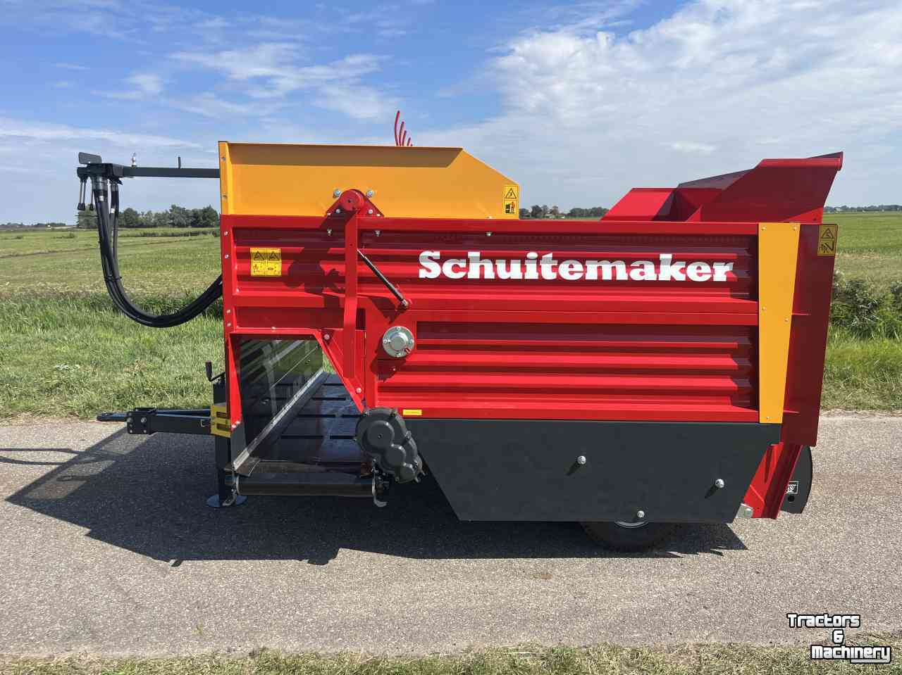 Silage-block distribution wagon Schuitemaker Amigo 20S