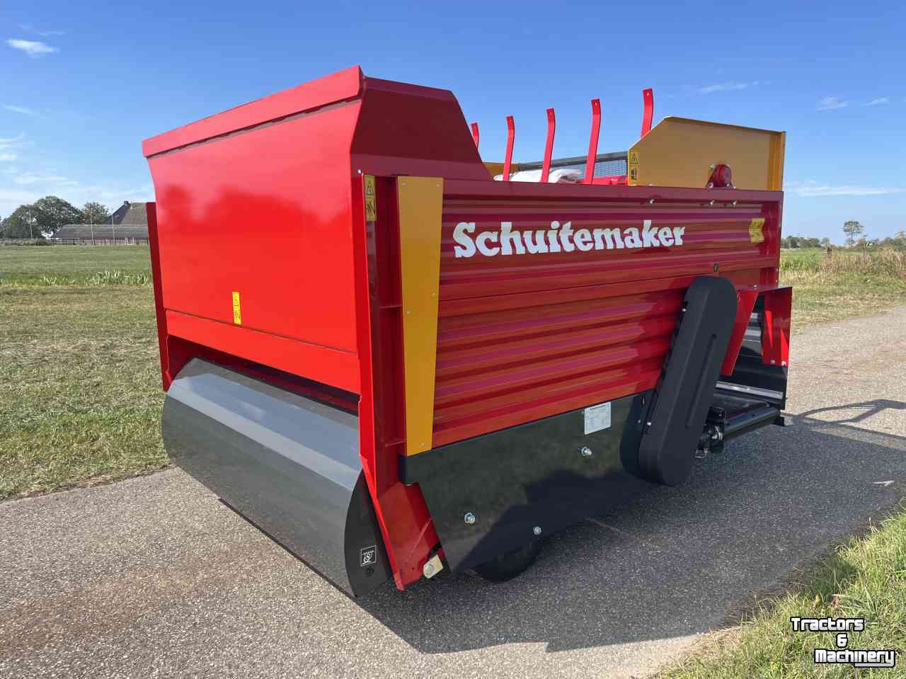 Silage-block distribution wagon Schuitemaker Amigo 20S