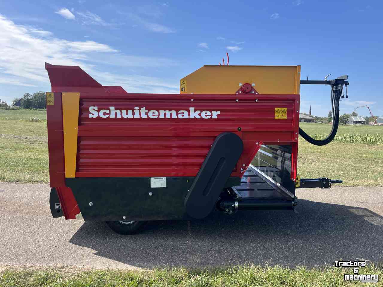 Silage-block distribution wagon Schuitemaker Amigo 20S