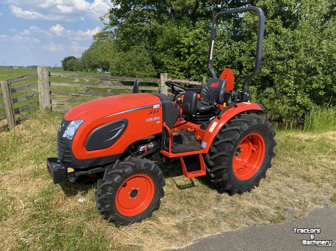 Horticultural Tractors Kioti CK3530 HST