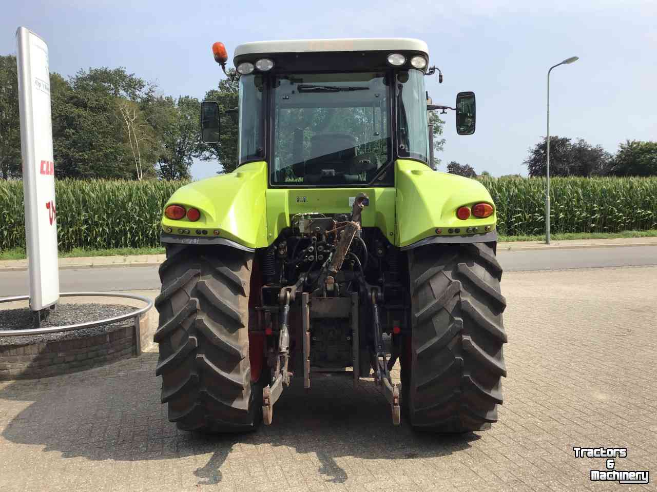 Tractor Claas Arion 520 CIS