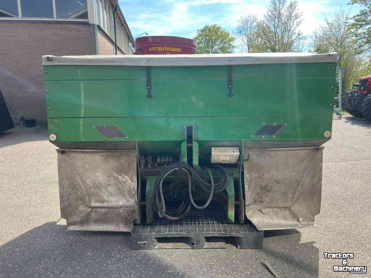 Fertilizer spreader Rauch AXERA H/EMC