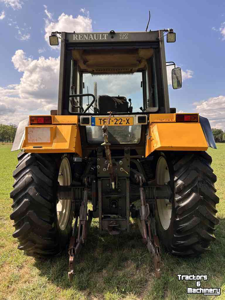 Tractor Renault 110-54 TZ