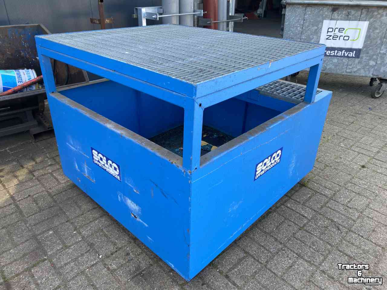 Oil recovery pan  120