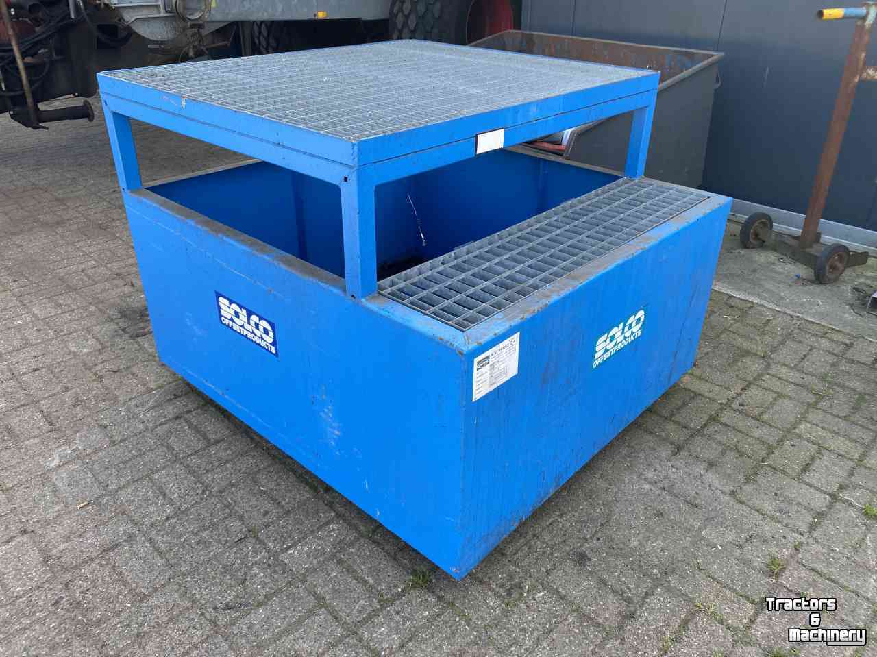 Oil recovery pan  120