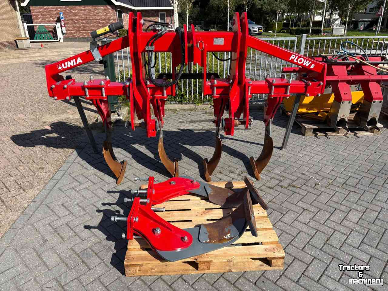Deep subsoiler Unia Plow B4 voorzetwoeler/digger (MET 6 TANDEN, 2 ONGEMONTEERD)