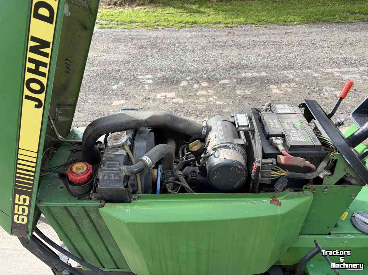 Horticultural Tractors John Deere 655 Diesel 4wd met maaidek fronthef en veegmachine