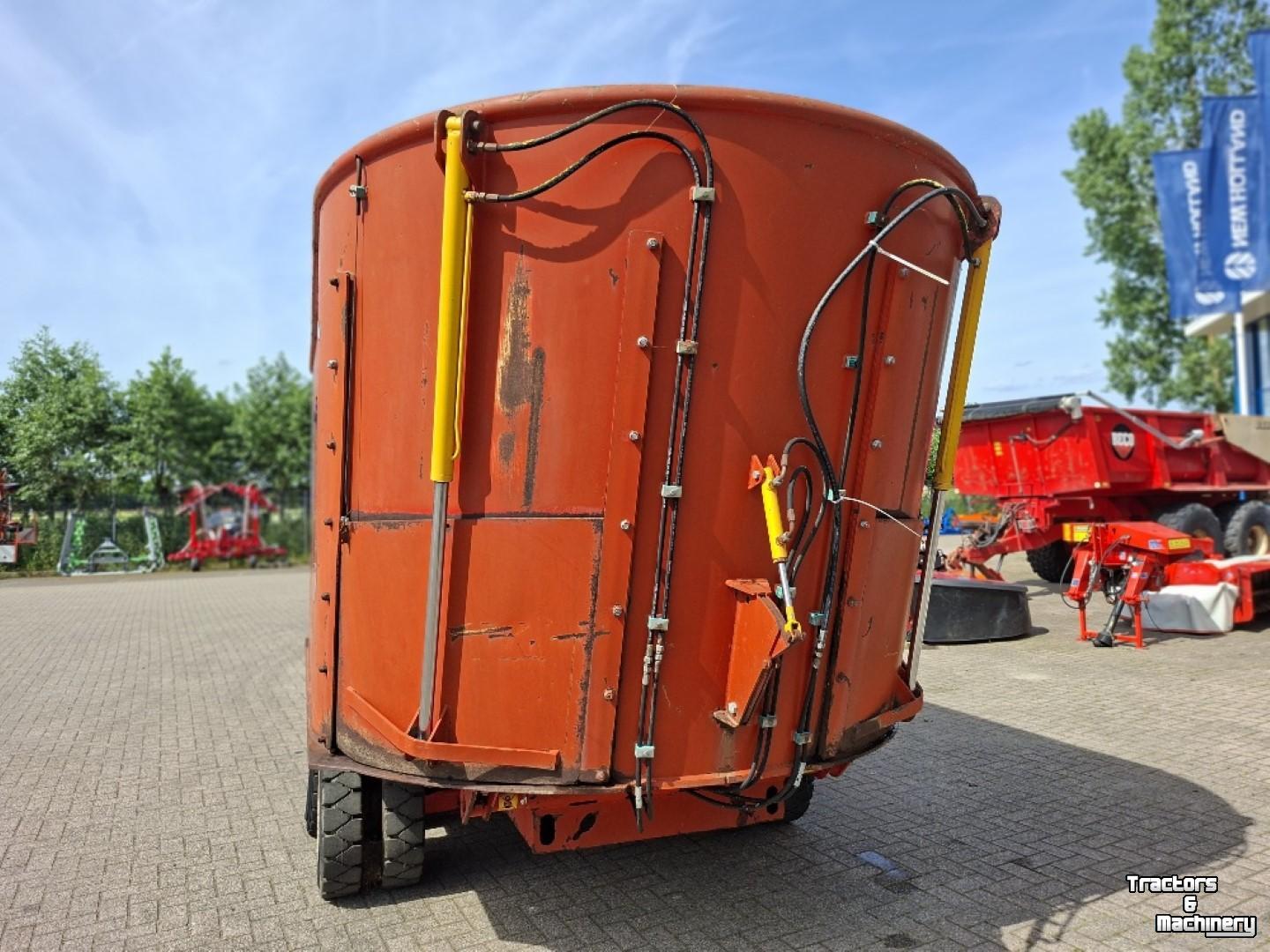Feed mixer Peecon VME 200L