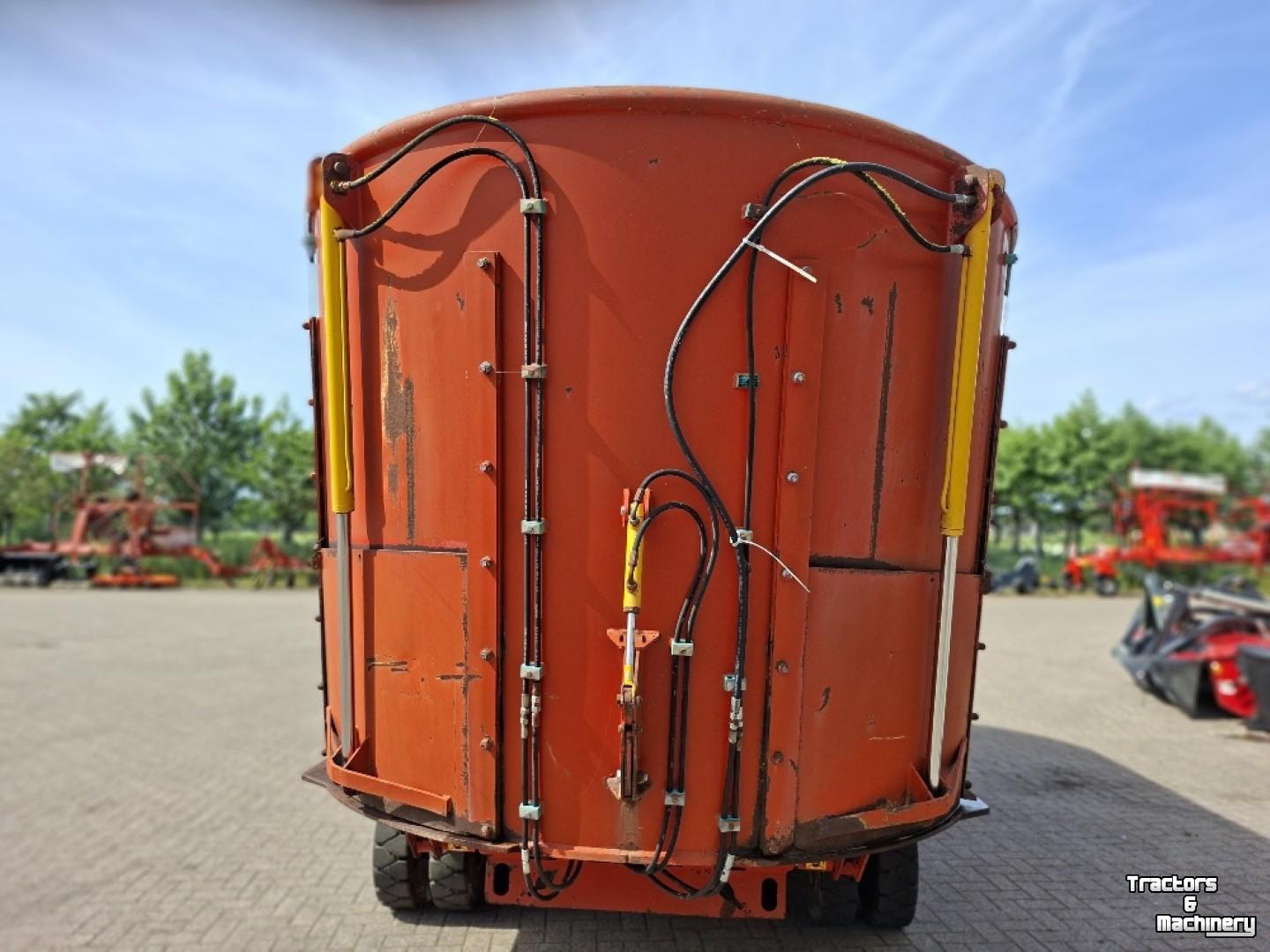 Feed mixer Peecon VME 200L