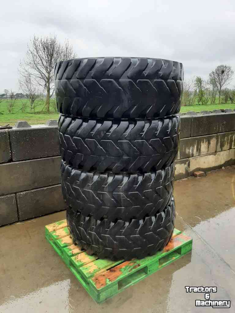 Wheels, Tyres, Rims & Dual spacers Vredestein 46070R24  460/70Xr24   Endurion banden