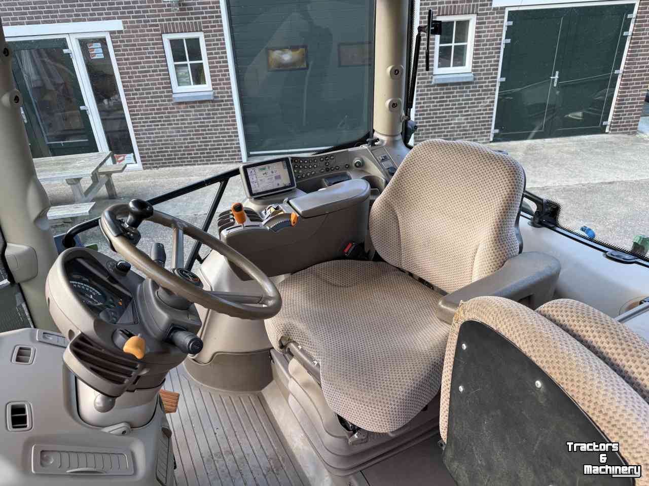 Tractor John Deere 6125R AP+GPS voorbereiding