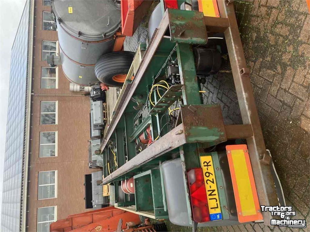 Hooked-arm carrier  A68