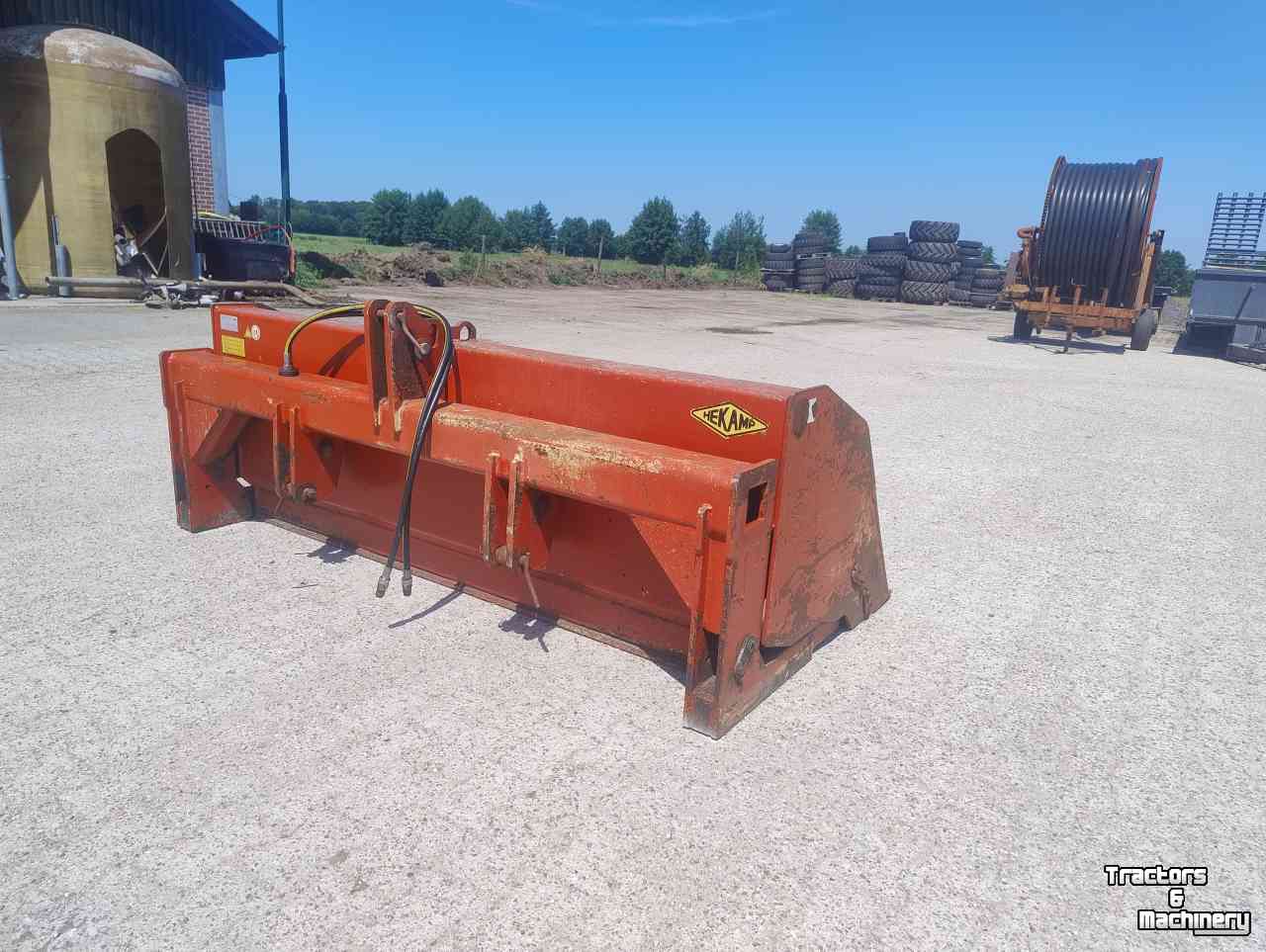 Loading buckets Hekamp Hydrotwin 225