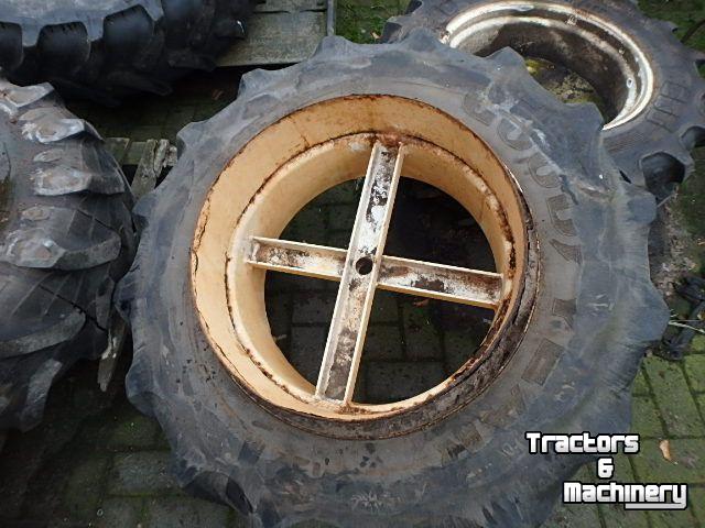 Wheels, Tyres, Rims & Dual spacers  12,4 24