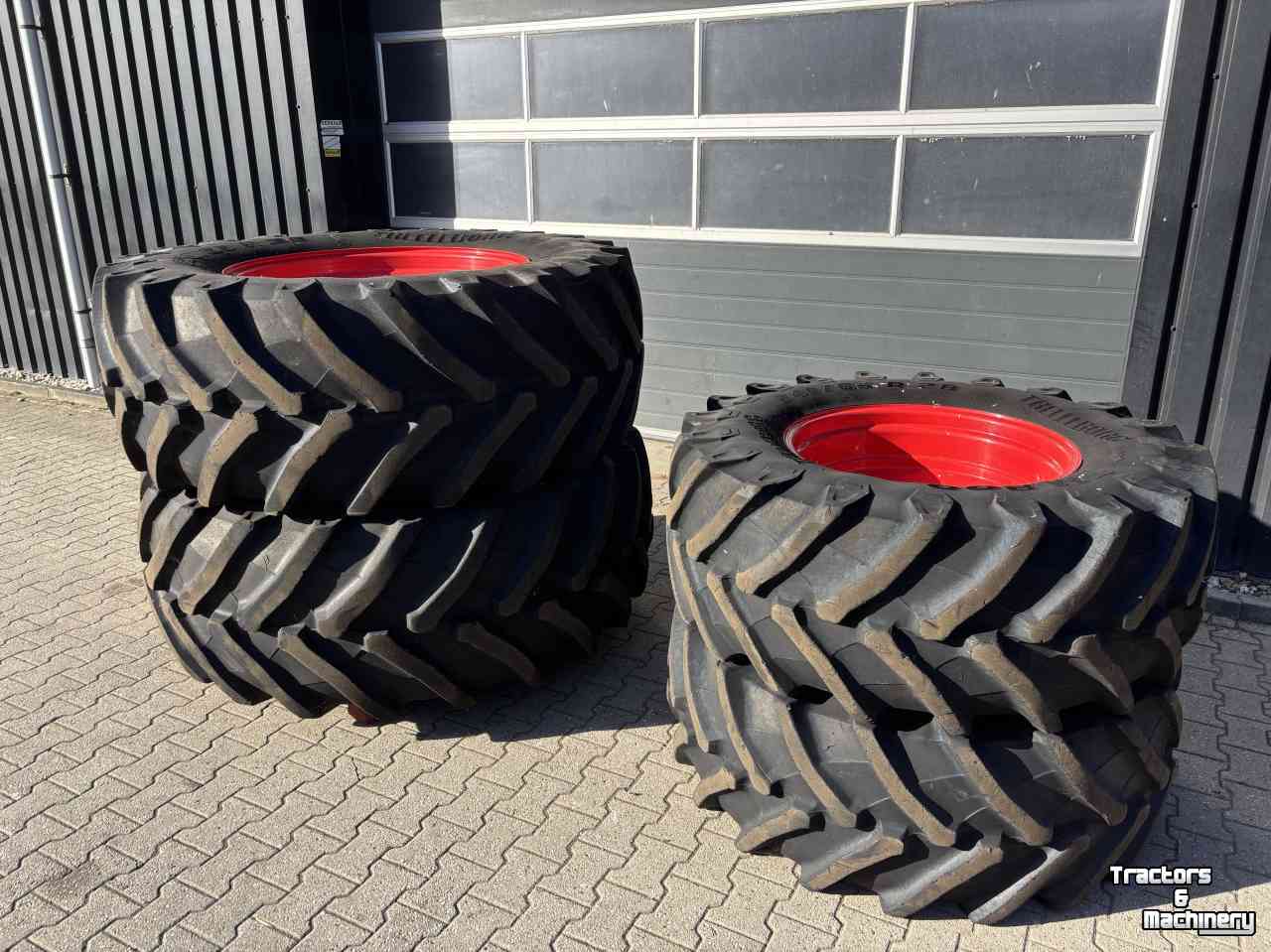 Wheels, Tyres, Rims & Dual spacers Trelleborg 650/65R38 en 540/65R28 TM800 + Fendt velgen