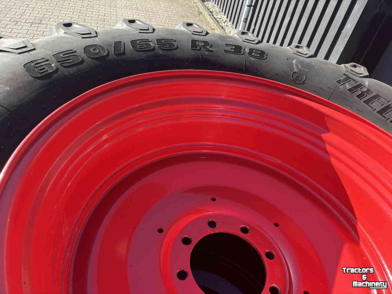 Wheels, Tyres, Rims & Dual spacers Trelleborg 650/65R38 en 540/65R28 TM800 + Fendt velgen