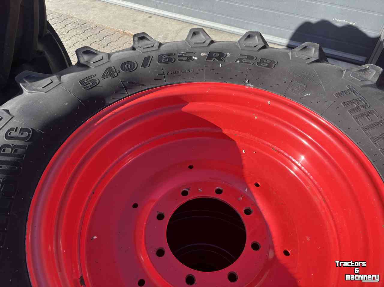Wheels, Tyres, Rims & Dual spacers Trelleborg 650/65R38 en 540/65R28 TM800 + Fendt velgen