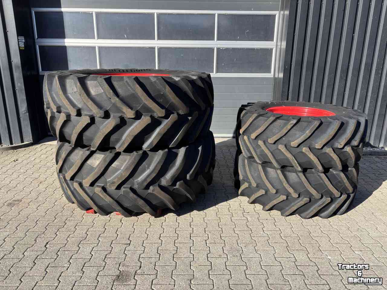Wheels, Tyres, Rims & Dual spacers Trelleborg 650/65R38 en 540/65R28 TM800 + Fendt velgen