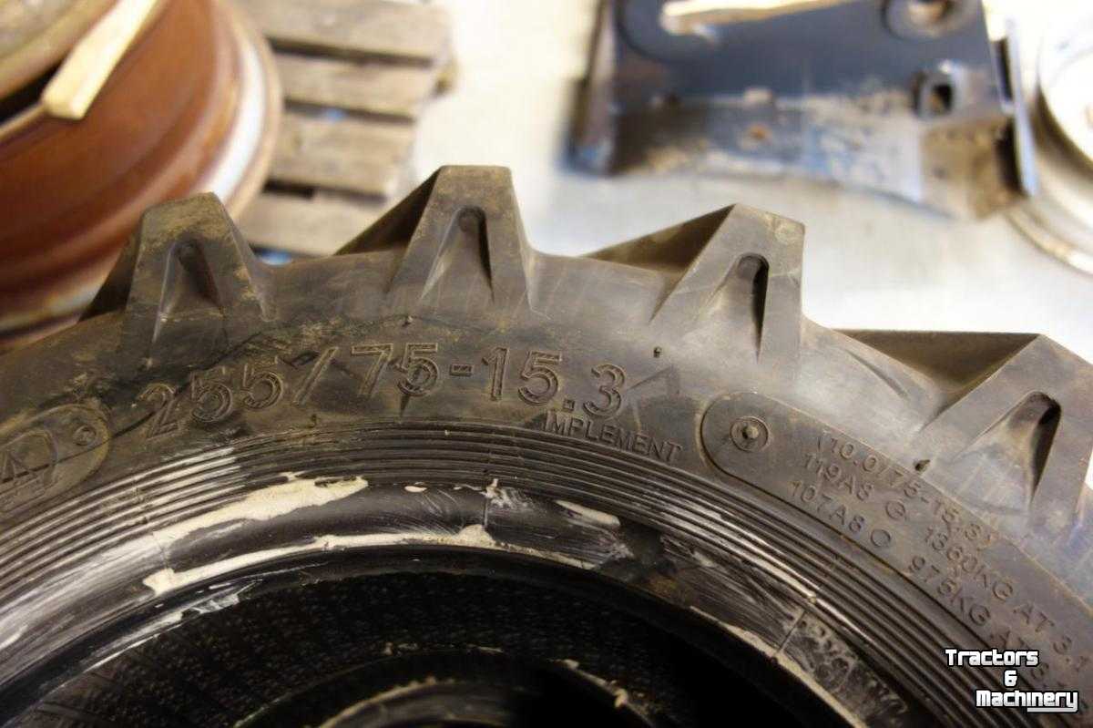 Wheels, Tyres, Rims & Dual spacers  255/75x15.3
