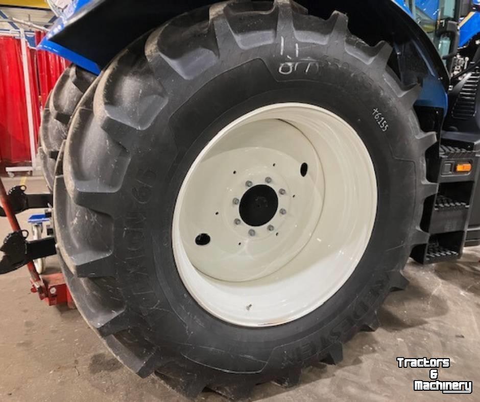 Wheels, Tyres, Rims & Dual spacers Vredestein Traxion 650/65R38 en 540/65R28